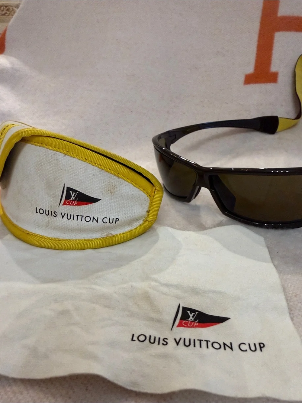 Louis Vuitton Cup Y2K Wrap Sunglasses Set Original Mint Condition M80659